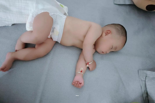 林芝宝宝总是摇头怎么回事